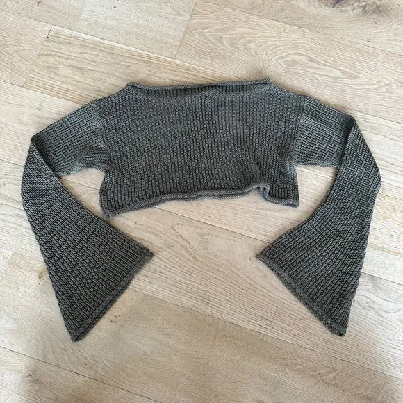 Edikted Riya Off Shoulder Knitted Crop Top in Olive Green - Picture 8 of 8